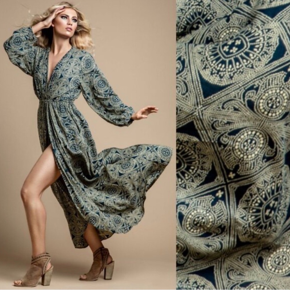 NAT by Natalie Martin Maxi Dress/Robe Size S